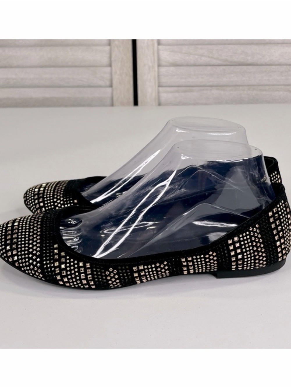 AVENUE Sofia Black Flats with Gold Studs-8.5